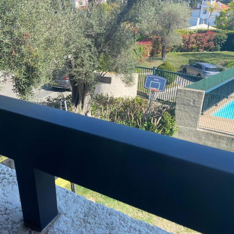 Exclusive 80 sqm apartment with private garden and terrace on the Cap d Antibes, 300 mt from sandy Plage de la Salis - Appartement - Vue sur Piscine - 19