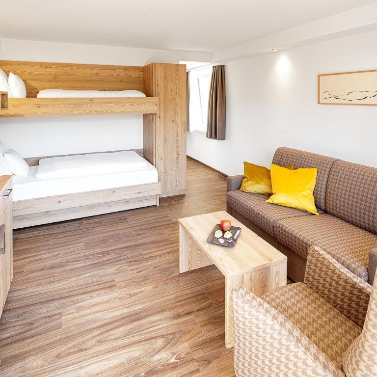 Hotel Kühberg - Familienzimmer mit Bergblick - 1