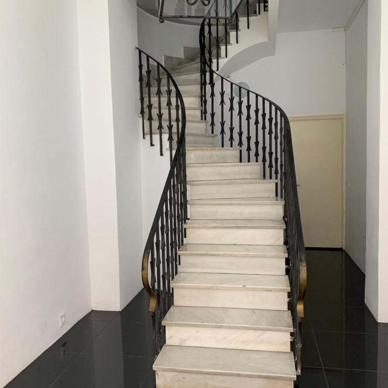 Mooi en erg ruim appartement met een openhaard - Apartamento de 3 dormitorios - 2