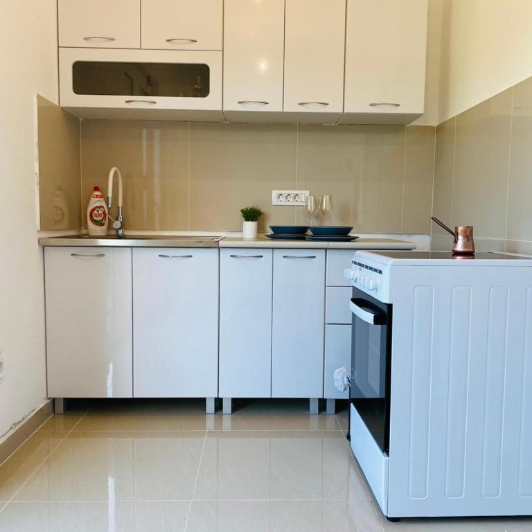 Home Mia Airport - Two-Bedroom Apartment - 33
