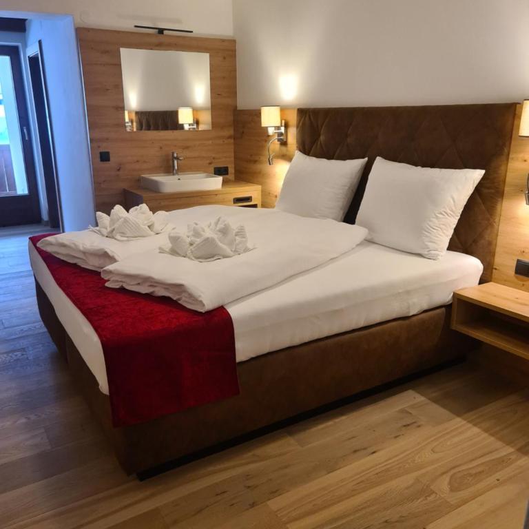 Hotel Alpenhof*** - Basic Dreibettzimmer - 5