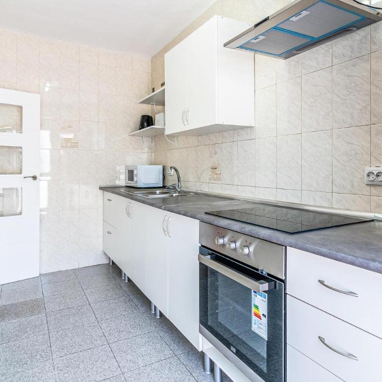 Gorgeous Apartment In Cordoba With Wifi - Apartamento de 3 dormitorios - 8