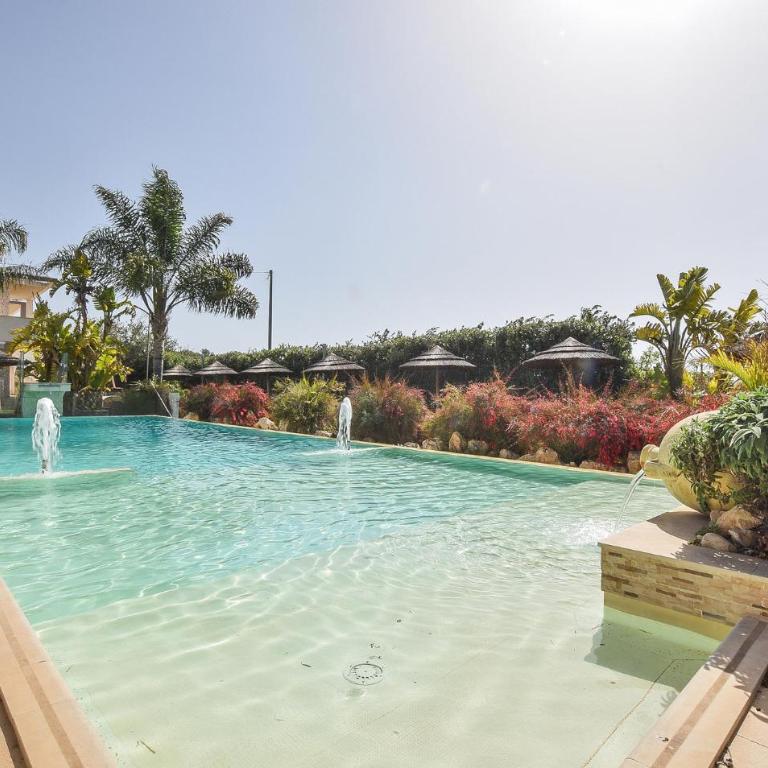 Cozy Home In Pozzallo With Outdoor Swimming Pool - Casa Vacacional de 3 dormitorios - 1