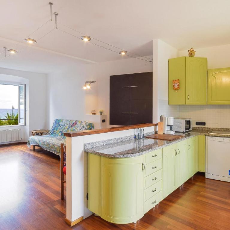 2 Bedroom Cozy Apartment In Moneglia - Two-Bedroom Apartment - 2