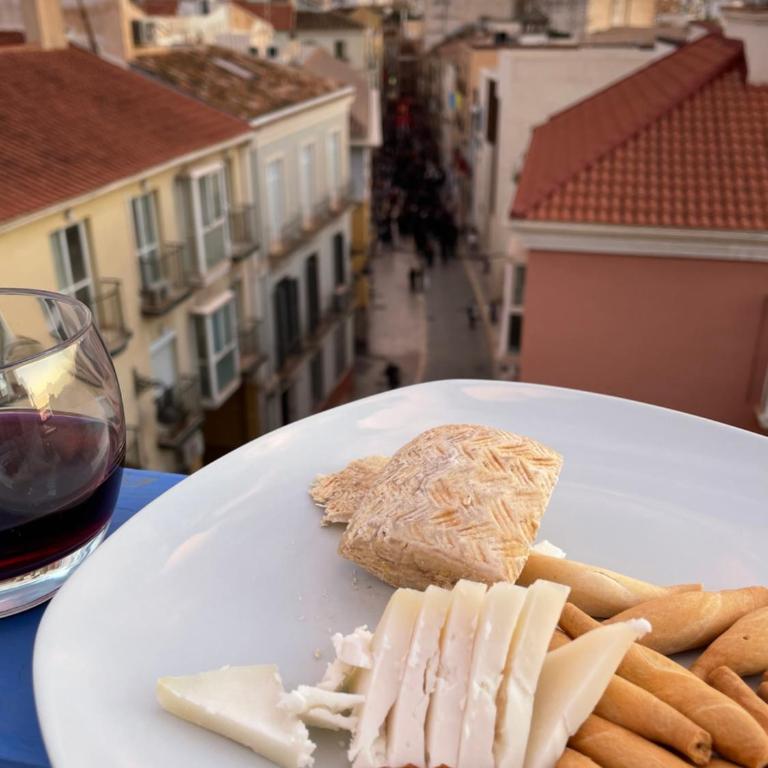 Charming home with private terrace,heart of Málaga - One-Bedroom Apartment - 10