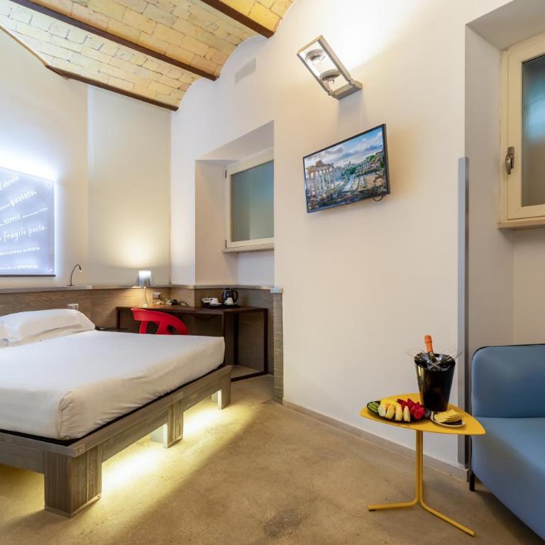 Hotel La Rovere - Standard Design-Doppel- oder Zweibettzimmer mit hohem Fenster - 10