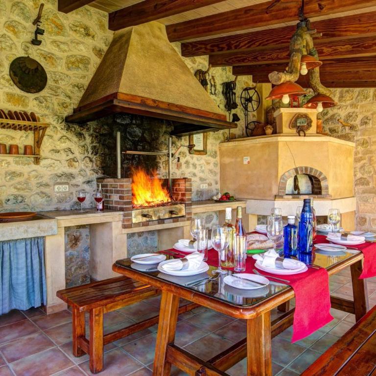 Villa Busqueroles by Villa Plus - Villa - 4