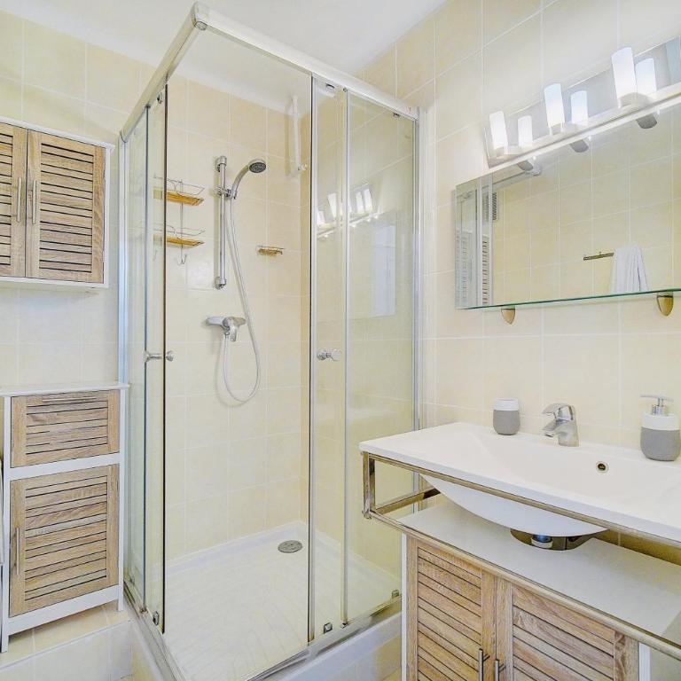 2 bedroom luxury flat with Balcony Cannes Center - Apartamento de 2 dormitorios - 19