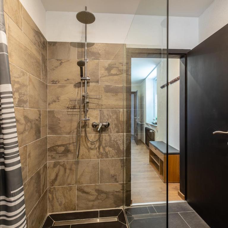 Bed & Breakfast - K2 Brunnen Haus - Apartment mit 2 Schlafzimmern - 8