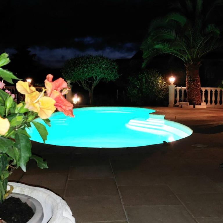 Gîte LES PINS climatisé piscine jardin parking - Maison 2 Chambres - 28
