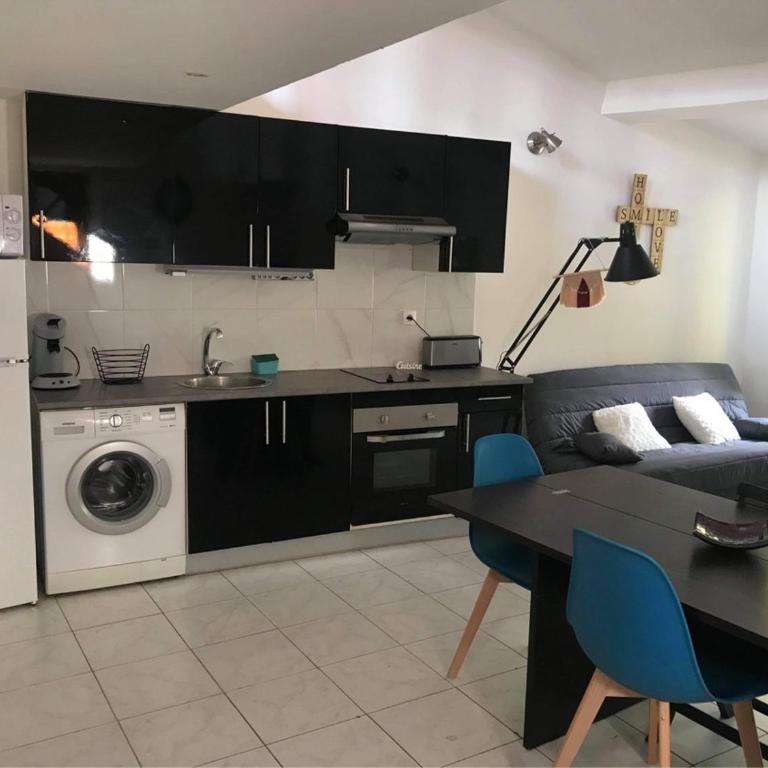 Charmant 3 pièces 3 eme etage - Appartement 2 Chambres - 1