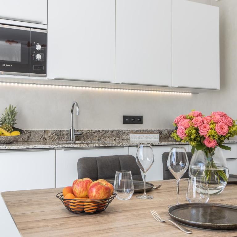 Résidence Topaze - Central - Luxurious - 50m Croisette Palais - LRA CANNES - DIAMANT - Four-Bedroom Apartment with Terrace and Jacuzzi - 8