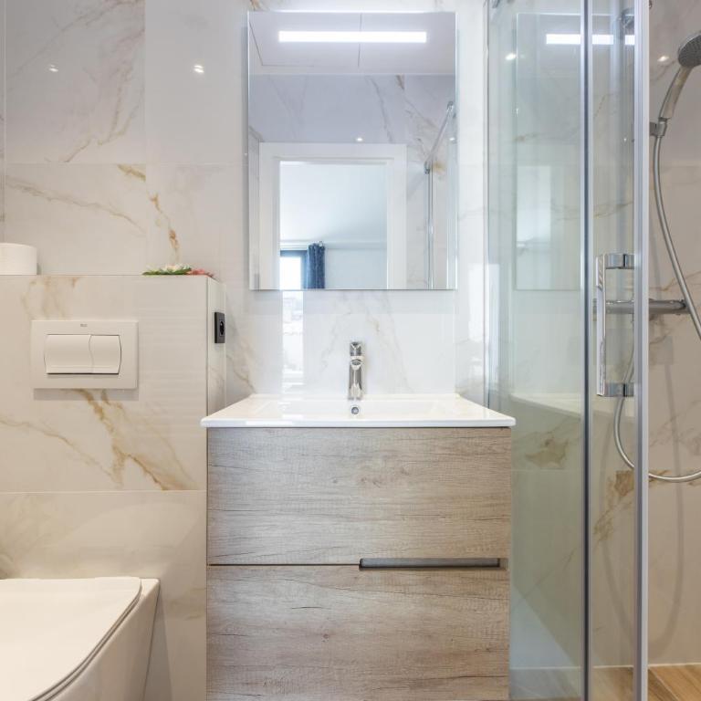 Résidence Topaze - Central - Luxurious - 50m Croisette Palais - LRA CANNES - DIAMANT - Four-Bedroom Apartment with Terrace and Jacuzzi - 22