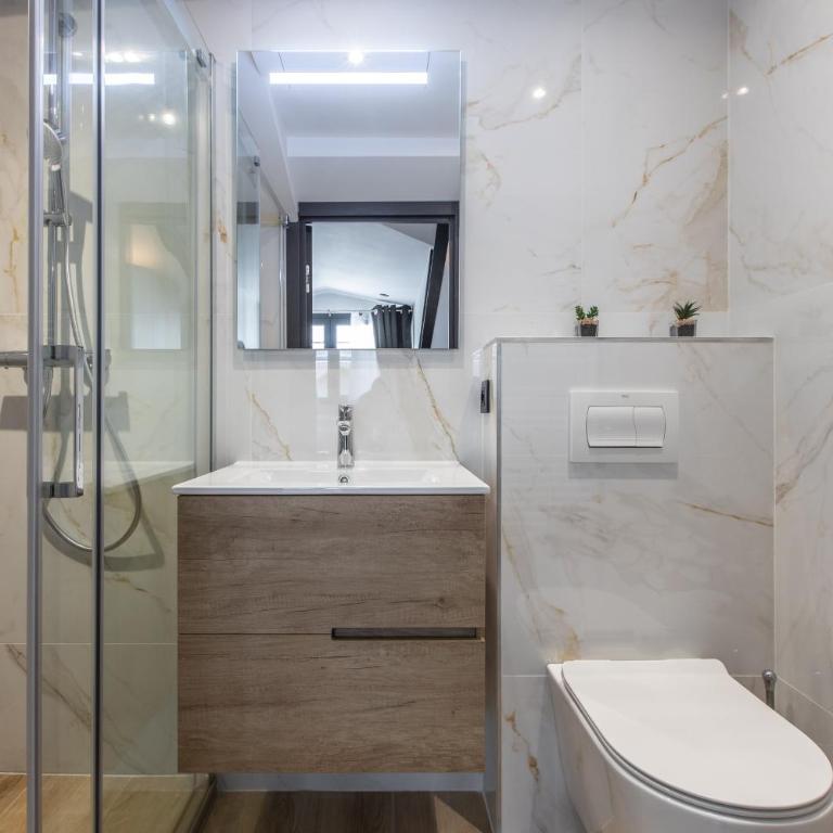 Résidence Topaze - Central - Luxurious - 50m Croisette Palais - LRA CANNES - DIAMANT - Four-Bedroom Apartment with Terrace and Jacuzzi - 23