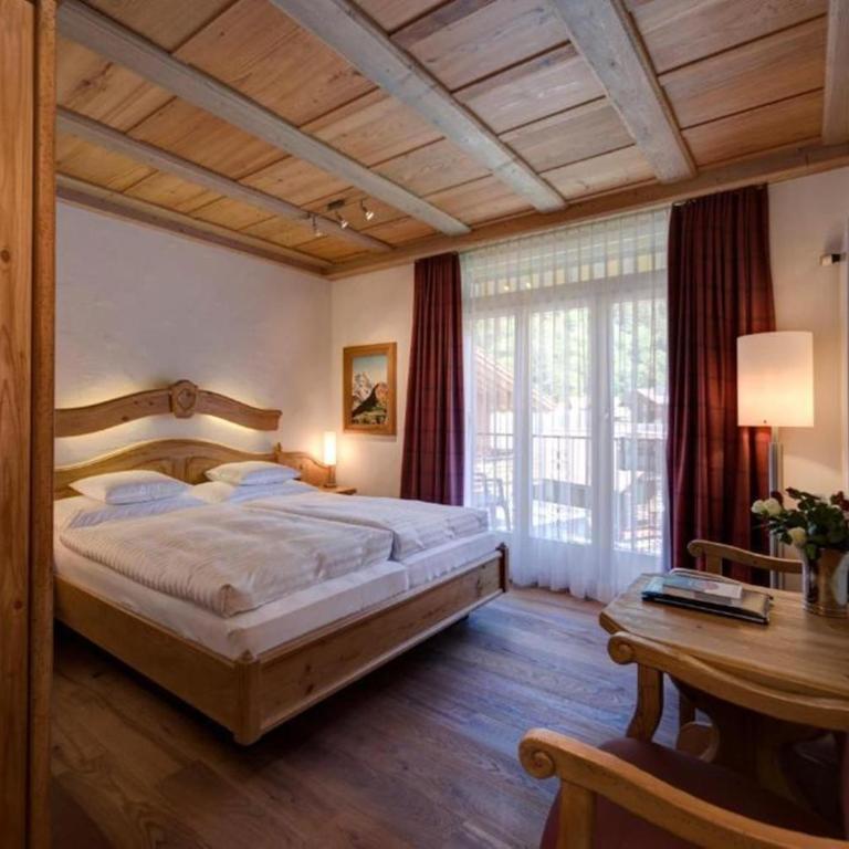 Hotel Schönegg - Superior Familienzimmer mit Balkon und Bergblick - 6