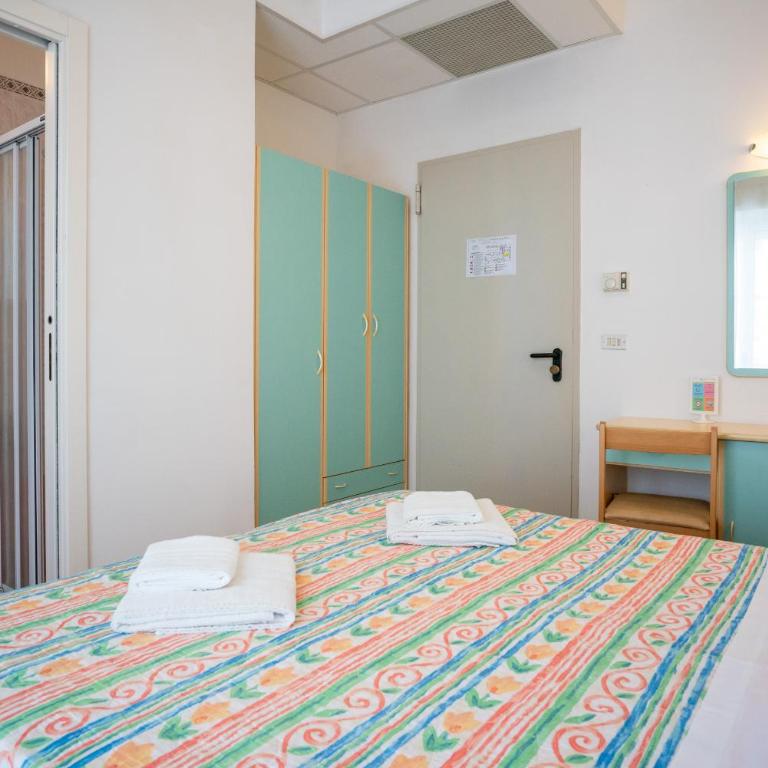 Hotel Radar - Camera Matrimoniale/Doppia con Letti Singoli - 7