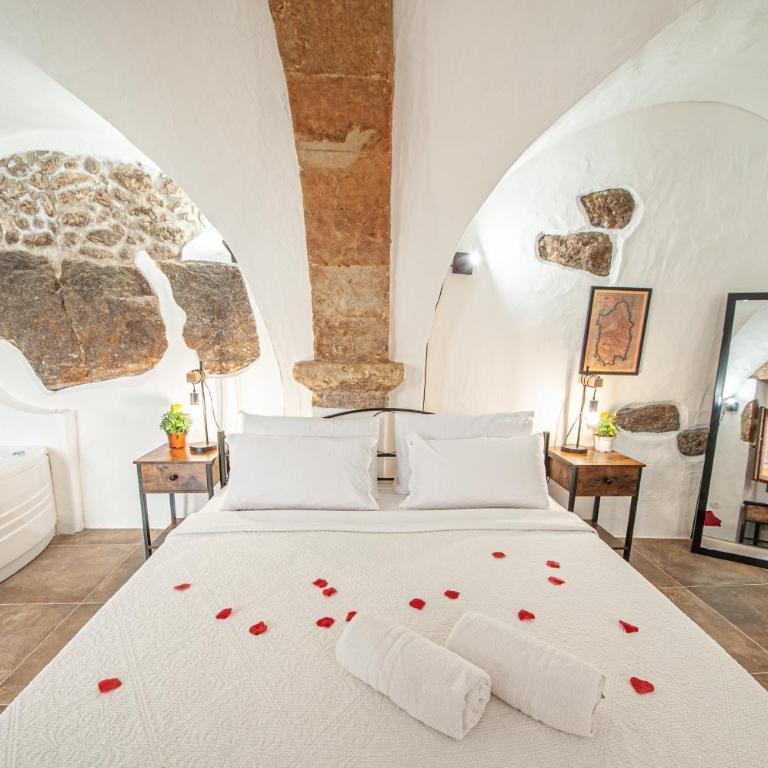 ROMANTIC LOFT WITH JACUZZI IN THE CASTLE - Appartamento con 1 Camera da Letto - 6