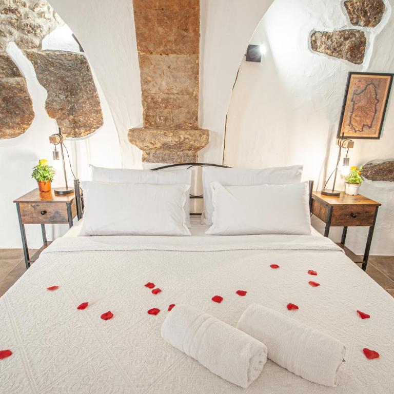ROMANTIC LOFT WITH JACUZZI IN THE CASTLE - Appartamento con 1 Camera da Letto - 13