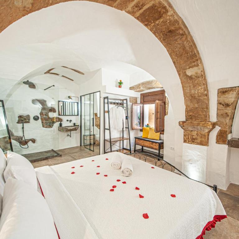 ROMANTIC LOFT WITH JACUZZI IN THE CASTLE - Appartamento con 1 Camera da Letto - 7