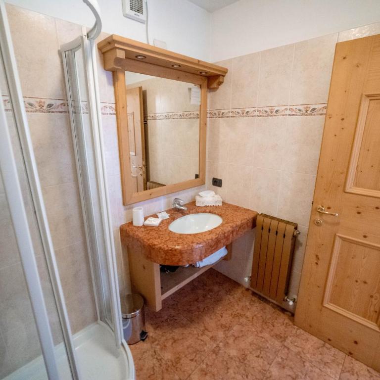 Alpi & Golf Hotel - Camera Quadrupla Comfort - 2