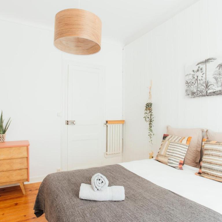 Coachella Vintage Chic in the Heart of St Charles Biarritz - Apartment - 6
