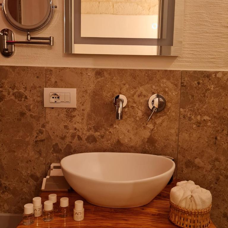 Lacy's Luxury Suite Ostuni - One-Bedroom House - 7