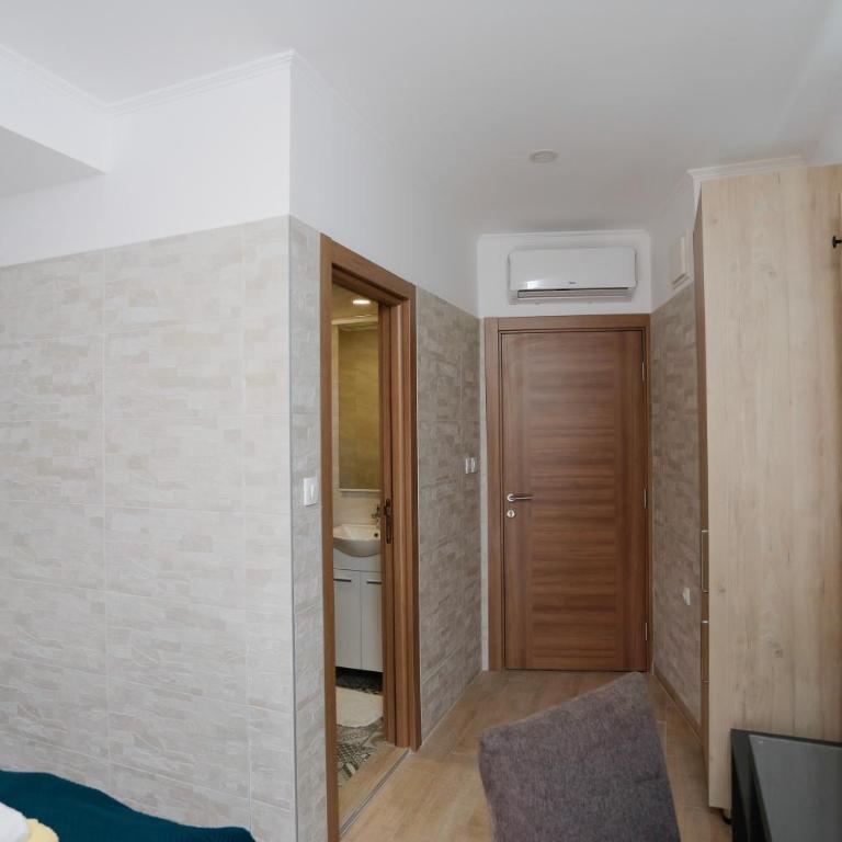 Hotel - Villa Lejla - Deluxe Double Room with Balcony - 6