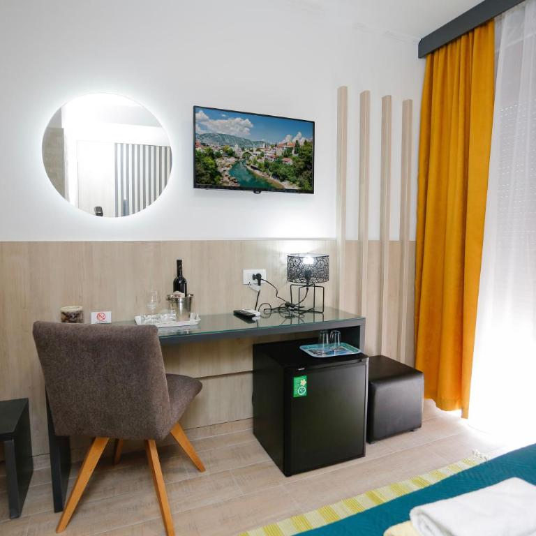 Hotel - Villa Lejla - Deluxe Double Room with Balcony - 3