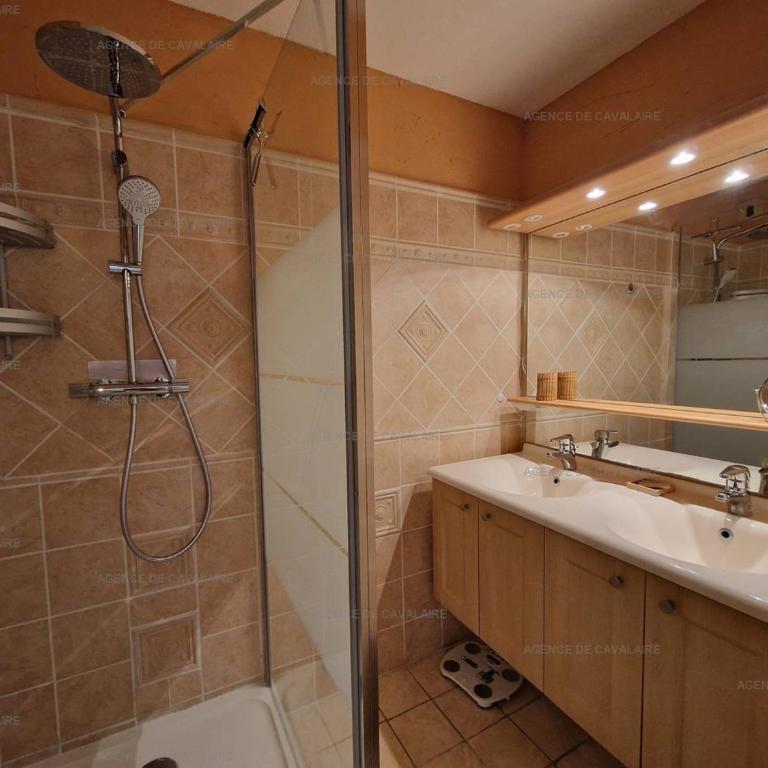 T3 au centre de Cavalaire avec parking, clim, wifi, proche plage - FR-1-100-272 - Appartement - 12