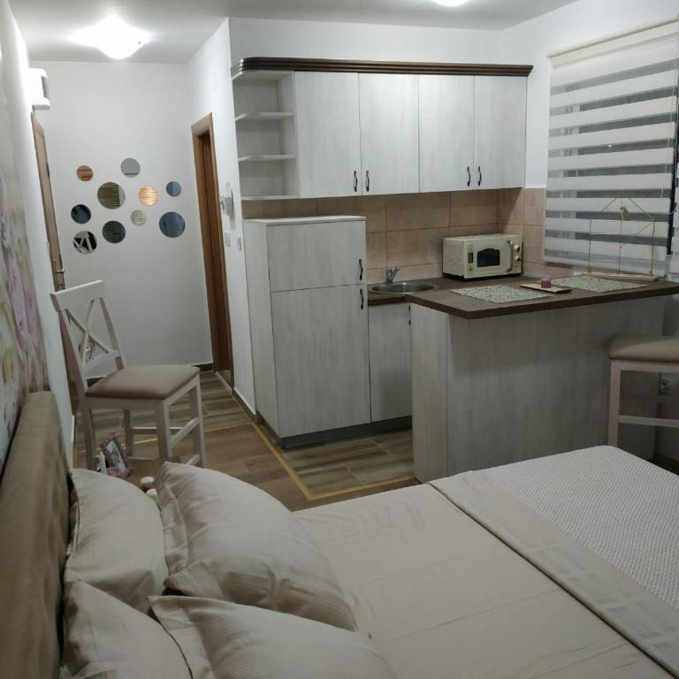 Sea View Studio - One-Bedroom Apartment - 12
