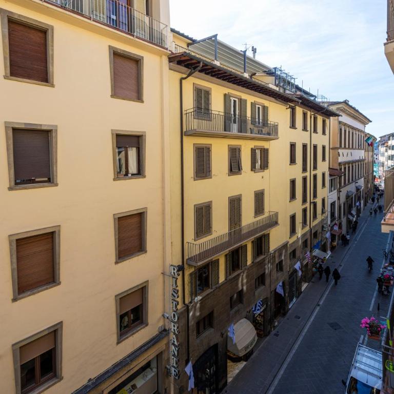 Ponte Vecchio Deluxe Apartments - Two-Bedroom Apartment - 6