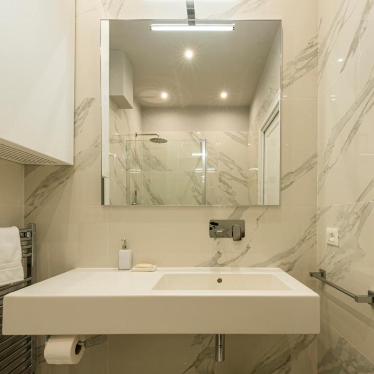 Ponte Vecchio Deluxe Apartments - Two-Bedroom Apartment - 5