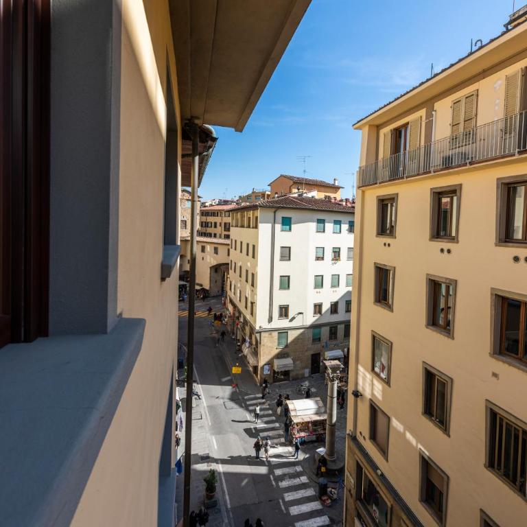 Ponte Vecchio Deluxe Apartments - Two-Bedroom Apartment - 19