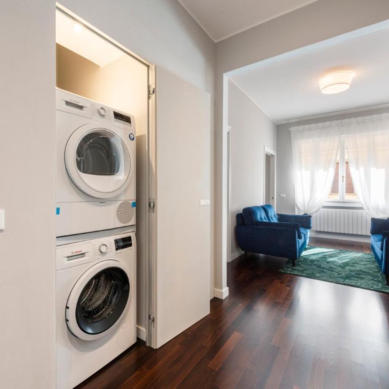 Ponte Vecchio Deluxe Apartments - Two-Bedroom Apartment - 22