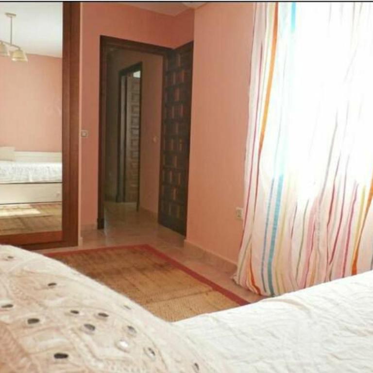 Acogedora casa adosada luminosa de 3 plantas. - Four-Bedroom House - 22