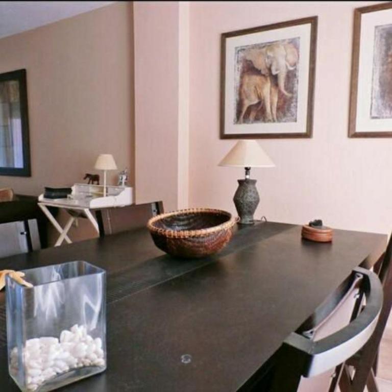 Acogedora casa adosada luminosa de 3 plantas. - Four-Bedroom House - 5