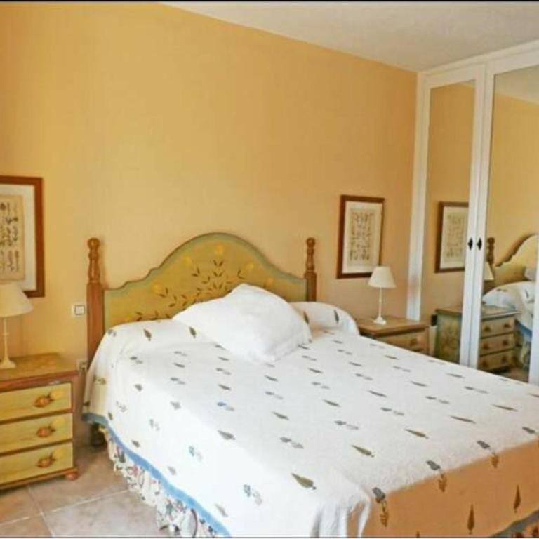 Acogedora casa adosada luminosa de 3 plantas. - Four-Bedroom House - 16