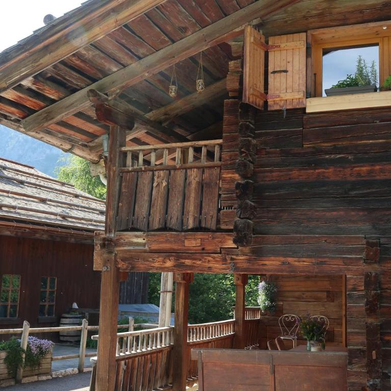 CHARMIEUX appartement en chalet typique - Three-Bedroom Apartment - 27