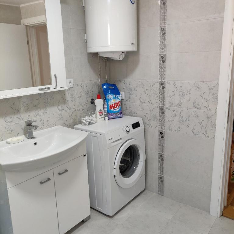 Big 70m2 apartment with free parking - Apartman sa 1 Spavaćom Sobom - 11