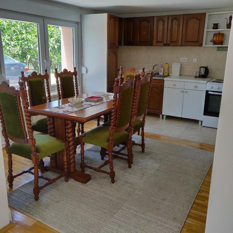 Big 70m2 apartment with free parking - Apartman sa 1 Spavaćom Sobom - 2