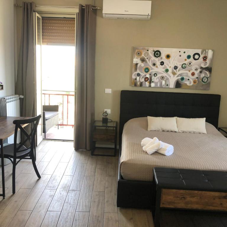 Seascape Rooms - Deluxe Double Room with Balcony and Sea View - 3