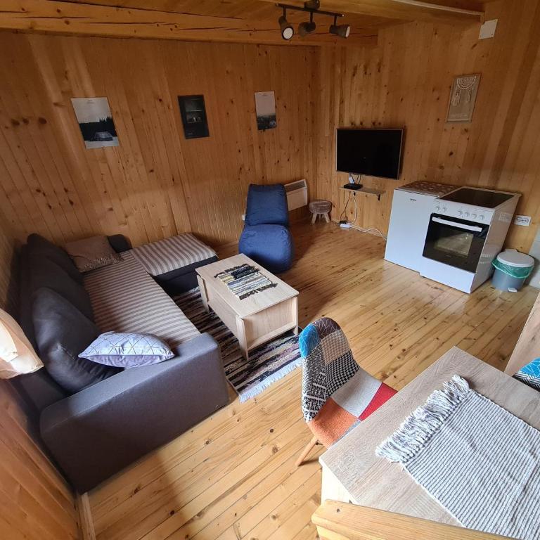 Black Pine - Two-Bedroom Chalet - 12