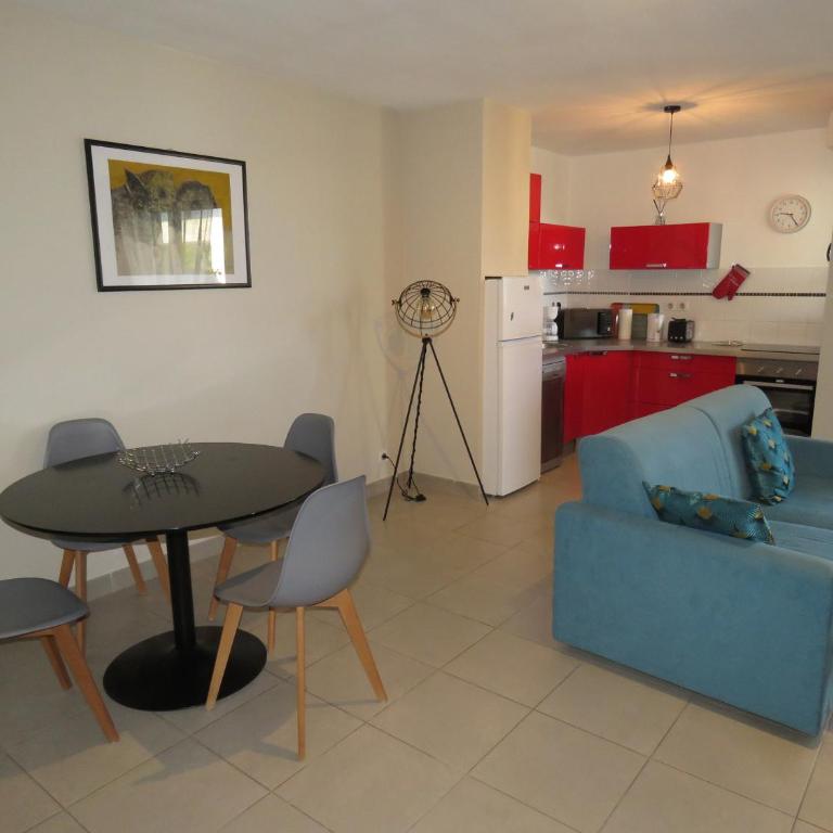 Bel appartement 2 pièces à Sète - Parking - 52m² - FR-1-472-169 - Apartment - 12