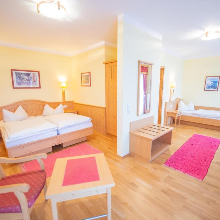 Gasthof Großschedl zum Kramerwirt - Triple Room with Balcony or Terrace - 5