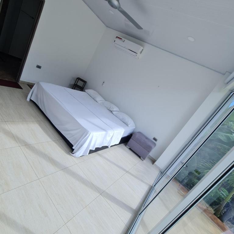 Quinta SHADDAI MELGAR - Habitación Deluxe - 1 cama grande - 3