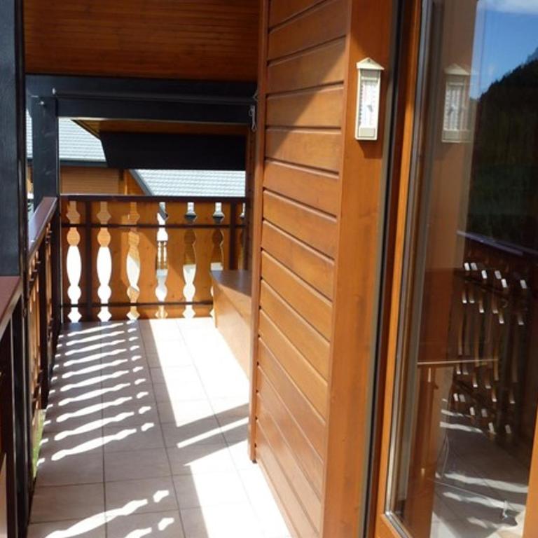 Spacieux 3 pièces avec balcon, parking et coin montagne - Appartement 1 Chambre - 5