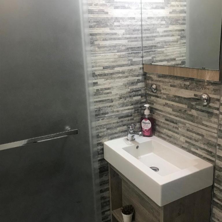 APARTAMENTO LAS VICTORIAS/LIBERTAD LUMINOSO EXCELENTE UBICACION - Apartamento de 1 dormitorio - 13