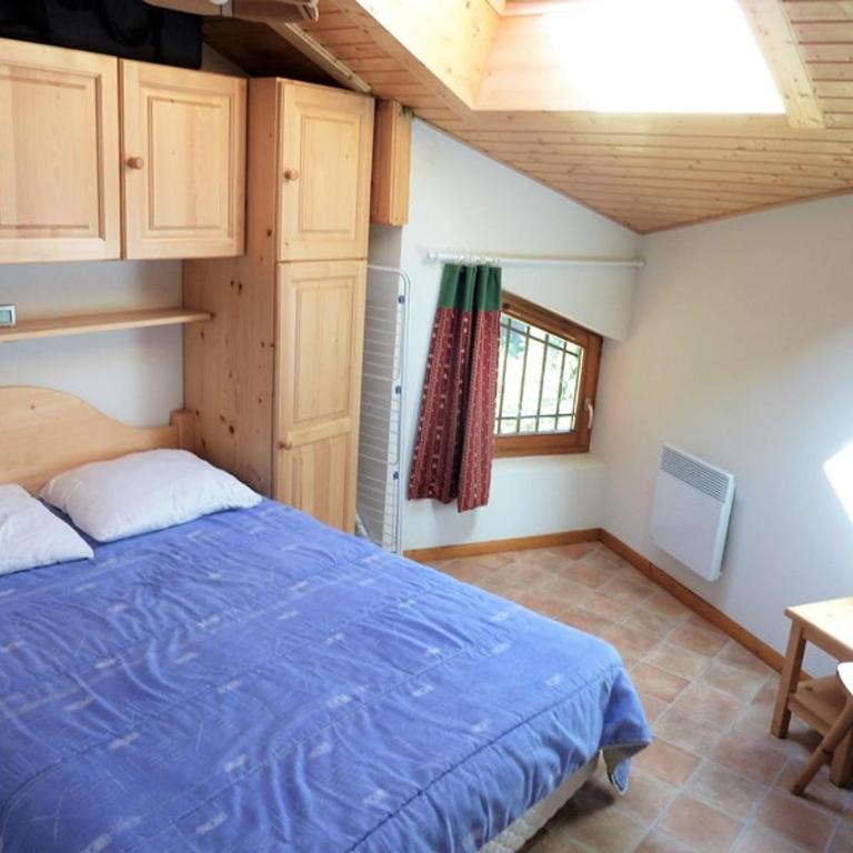 Spacieux 3 pièces avec balcon, parking et coin montagne - Appartement 1 Chambre - 18