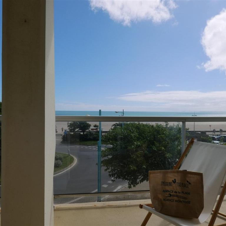 Appartement 3 chambres avec grand balcon et garage proche du casino - FR-1-323-260 - Apartment - 11