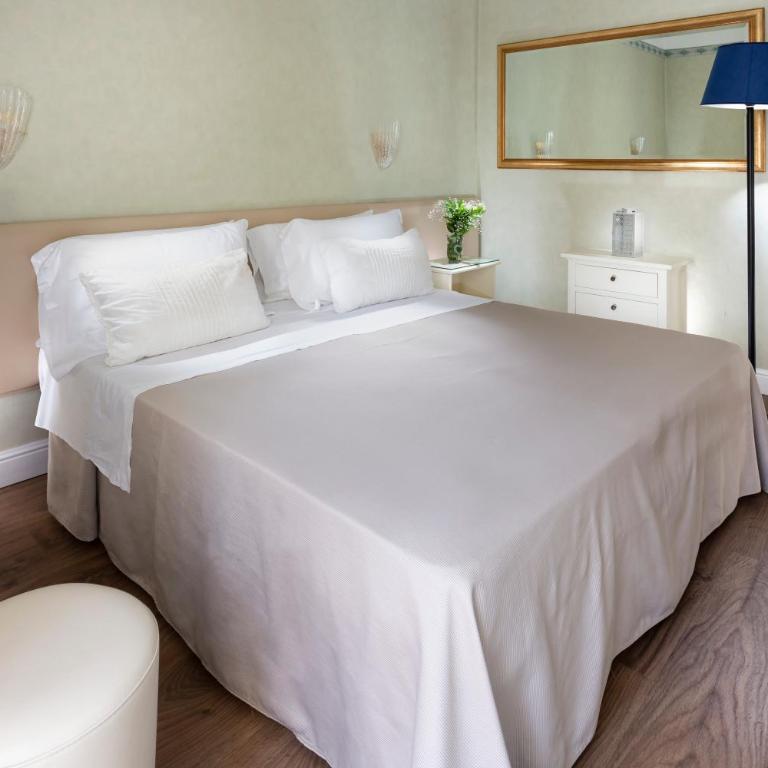 Hotel Apollo - Superior Double or Twin Room - 16